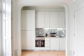Camões Flat w/ AC & Balcony by LovelyStay
